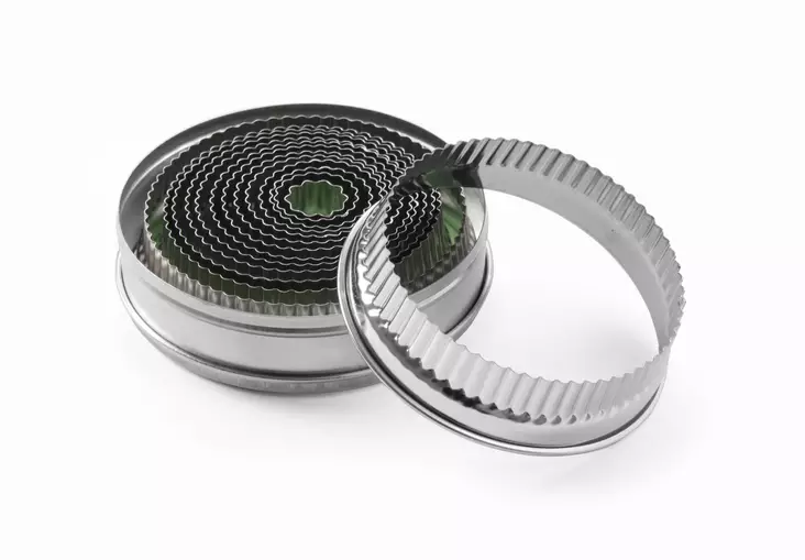 Muottisarja Pyöreä Sahalaita 14-Osaa - Stanssit, pihvipainot ja paistokuvut - H674413 - 1